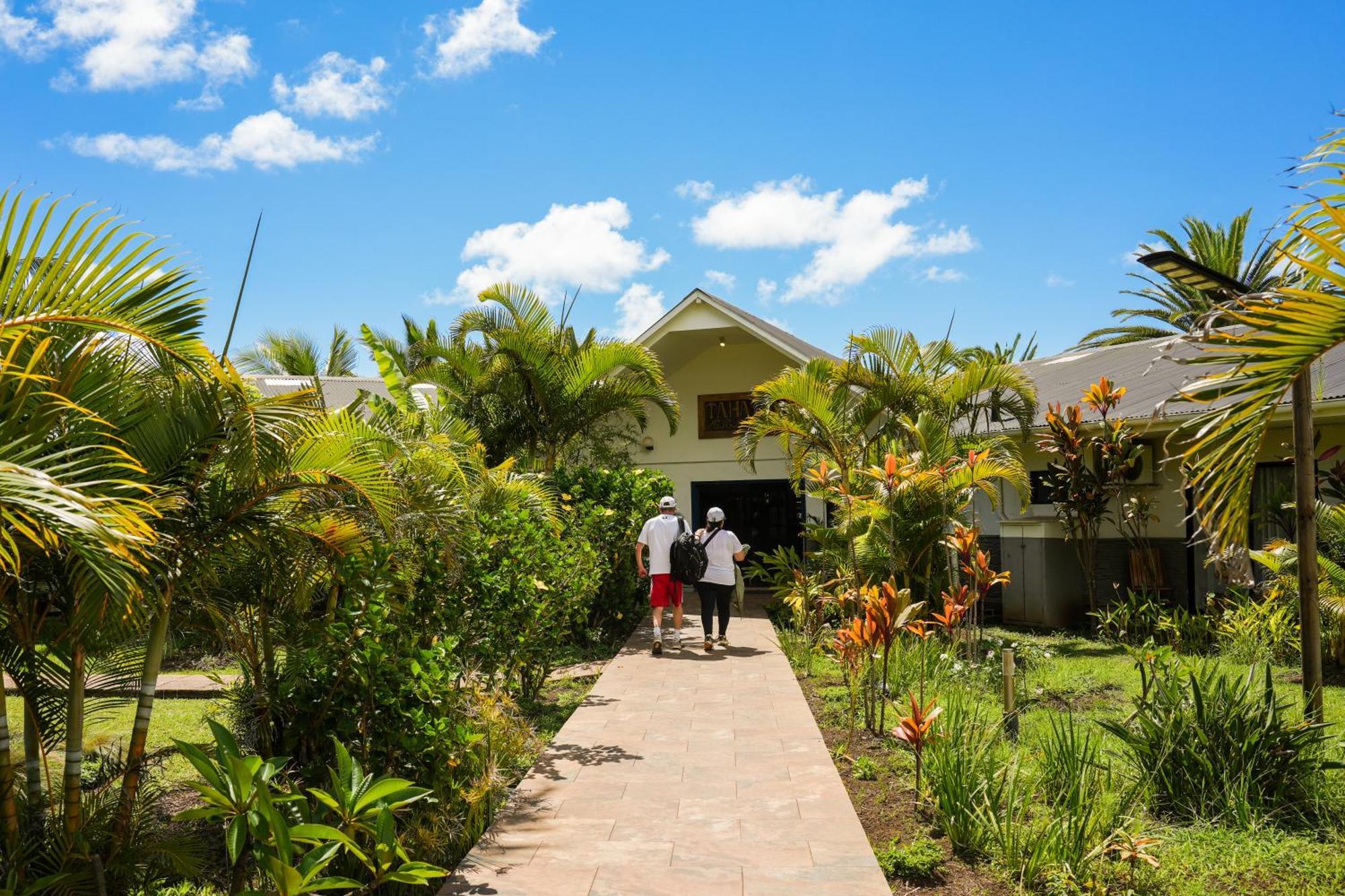 Hotel Taha Tai Hanga Roa Exterior foto